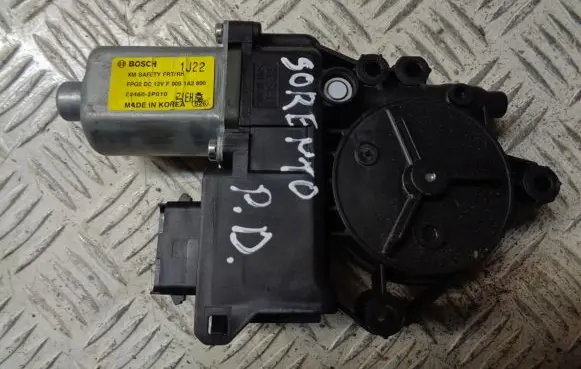 KIA Sorento Front door window regulator motor 824602P010