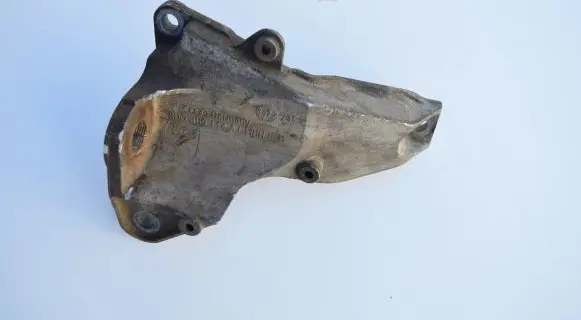 Audi A6 S6 C5 4B Engine mounting bracket 8D0399114AJ