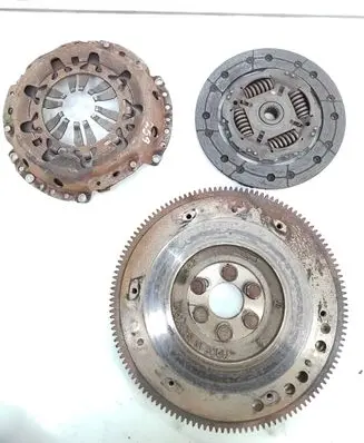 Mitsubishi Colt Flywheel 320044210 9090a 1e25b