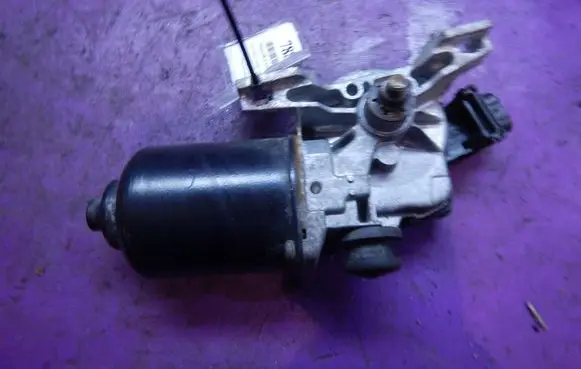 Toyota Corolla Verso E121 Wiper motor
