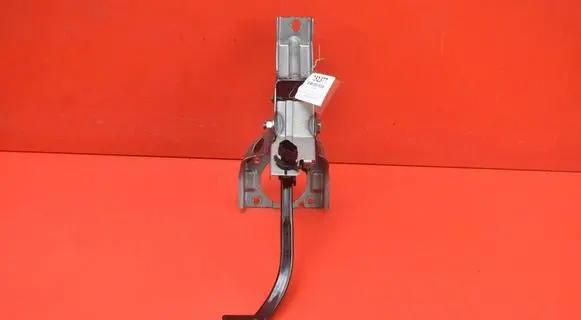 Hyundai Elantra VI Accelerator throttle pedal 32800-J3100H3