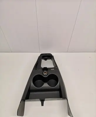 Cup holder front