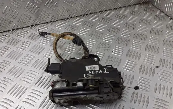 Seat Leon (1M) Rear door lock 3B4839015M