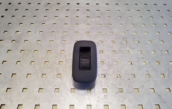 Toyota Auris 150 Electric window control switch