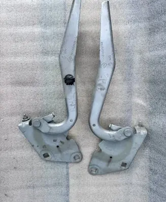 Renault Megane III Engine bonnet/hood hinges 654010003R 654000003R