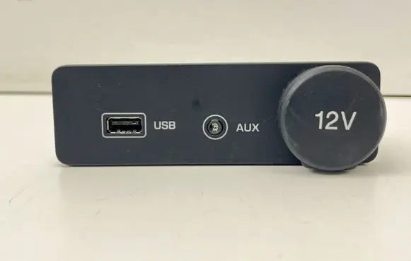 Land Rover Evoque I USB socket connector FK7219C166CC