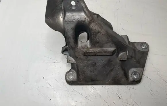 BMW 3 E92 E93 Engine mounting bracket 24168110 6765004