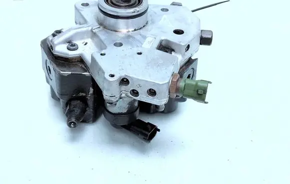 Volvo S80 Fuel injection high pressure pump 30756125 0445010111 0928400573
