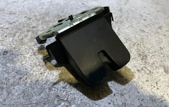 Skoda Fabia Mk3 (NJ) Loading door lock 8R0827505 03512303031