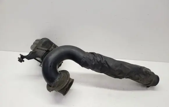 Chevrolet Captiva Intake resonator 20792675