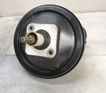 Volkswagen PASSAT B5 Brake booster 8D0612105G