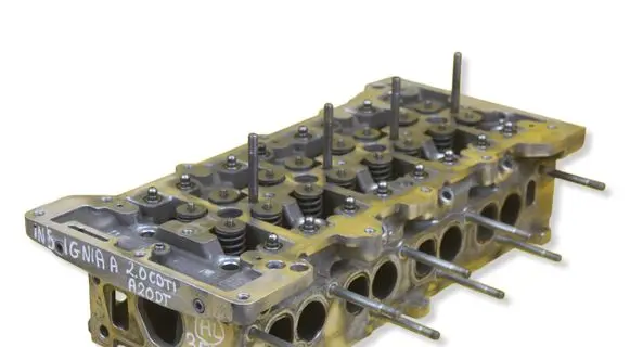 Opel Insignia A Engine head 55576540