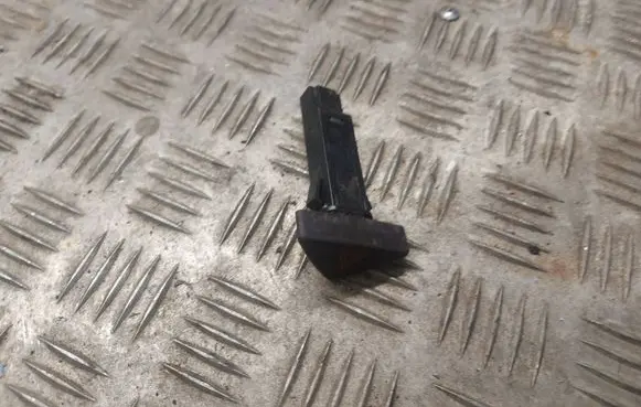Volvo V70 Hazard light switch 9441045