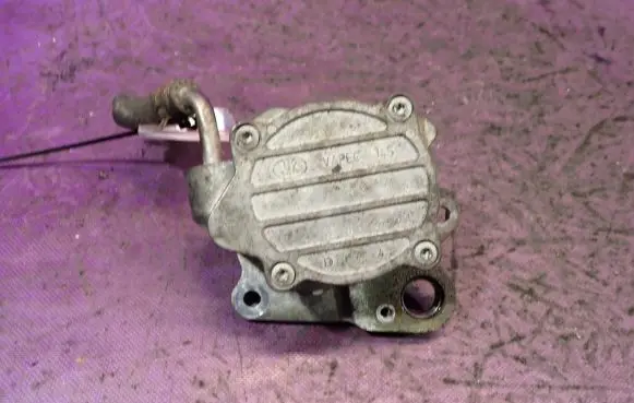 Toyota Yaris Vacuum pump ST576M2