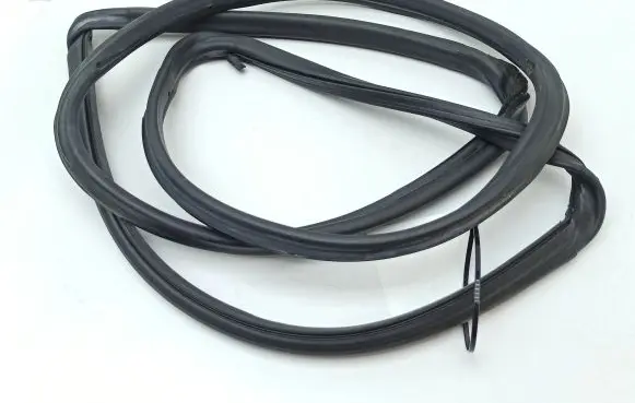 Jaguar XJ X308 Rubber seal rear door 