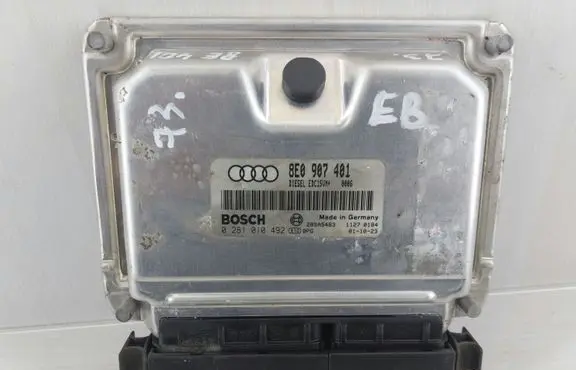 Audi A4 S4 B6 8E 8H Engine control unit/module 8E0907401 0281010492