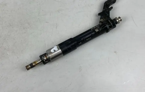 Audi A5 Fuel injector 06M906063K 10V906W90