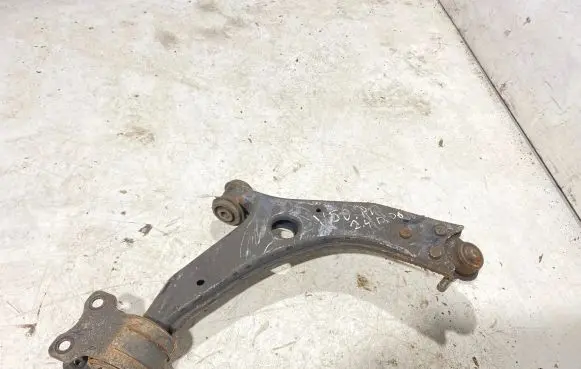 Volvo V50 Front lower control arm/wishbone