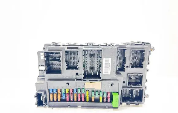 Ford Fusion II Fuse module EG9T15604 A2C7384550700 E59659