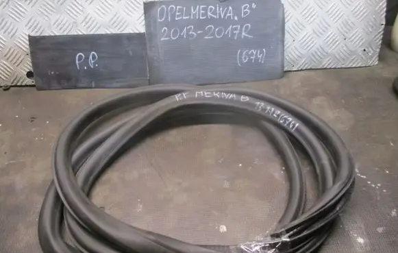 Opel Meriva B Front door rubber seal 
