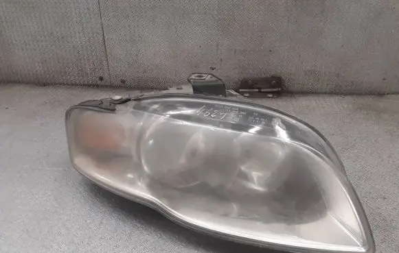 Audi A4 S4 B7 8E 8H Headlight/headlamp
