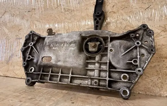 Skoda Octavia Mk2 (1Z) Front subframe 1K0199369G