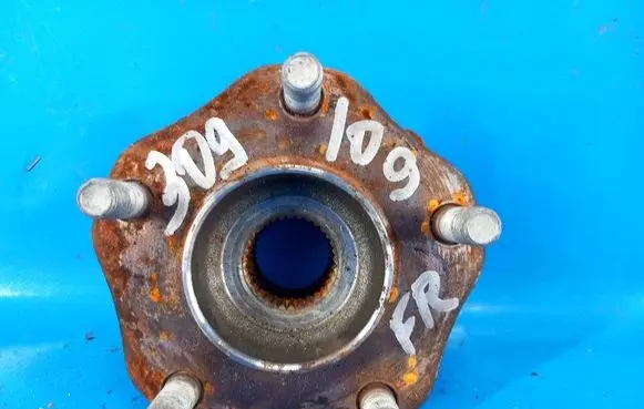 Nissan Pathfinder R52 Rear wheel bearing hub 402023JK1D