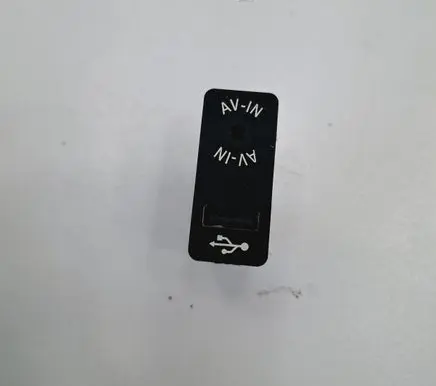 Mini Cooper Countryman R60 AUX in-socket connector 9229242