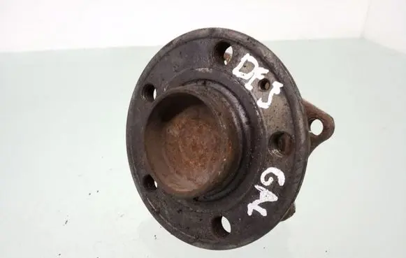 Volvo V70 Rear wheel hub
