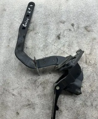 Volvo V70 Tailgate/trunk/boot hinge 9154678