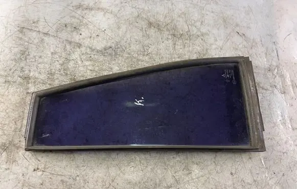 Rear vent window glass