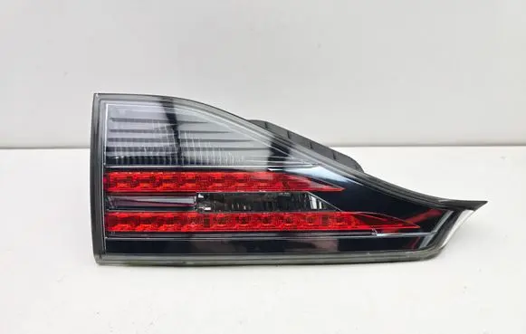 Lexus CT 200H Tailgate rear/tail lights E1313037