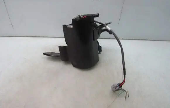 Mazda 3 Fuel filter housing 