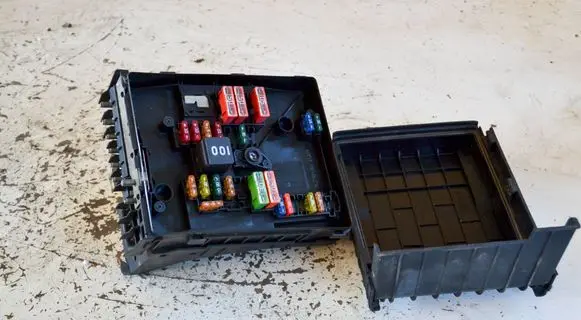 Audi A3 S3 8P Fuse box cover 1K0937132F 1K0937132G