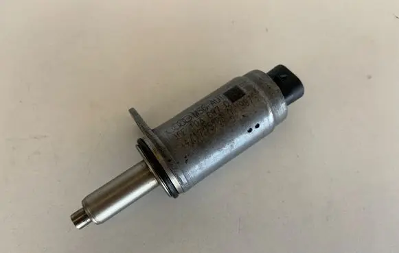 Audi Q5 SQ5 Camshaft vanos timing valve 06E103697Q