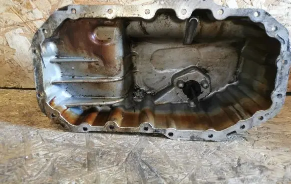 Volkswagen Golf V Oil sump 03C103603S 1j0907660c