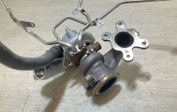 Audi Q3 F3 Turbo 05E145751K