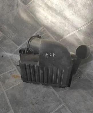 Seat Alhambra (Mk1) Air filter box 