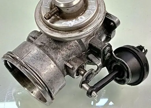 Audi A4 S4 B6 8E 8H EGR thermostat 038131501ALaudi
