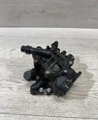 BMW 3 F30 F35 F31 Thermostat/thermostat housing 7644811