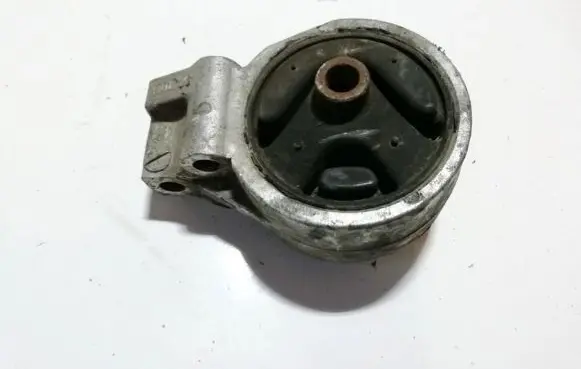 Opel Signum Engine mount bracket