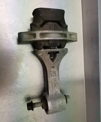KIA Ceed Engine mount bracket 21950A5100