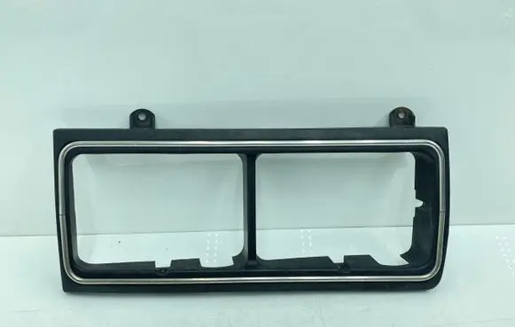 Rolls-Royce Silver Spur Under headlight/headlamp trim 