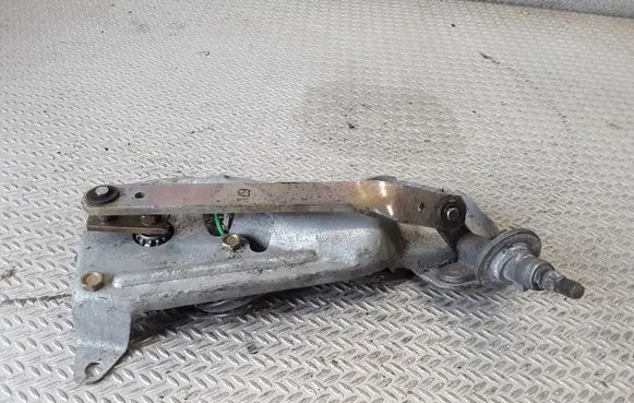 Renault Megane I Rear window wiper motor 7700838383