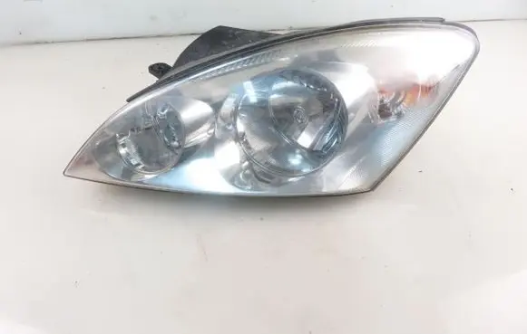 KIA Ceed Headlight/headlamp 921011H000