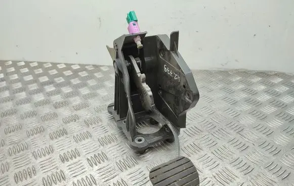 Renault Laguna III Brake pedal