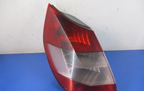 Renault Scenic II - Grand scenic II Rear/tail lights 8200127704