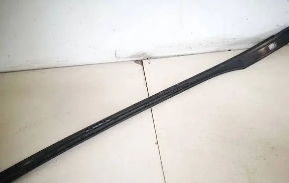Opel Zafira A Windshield trim 76556MA