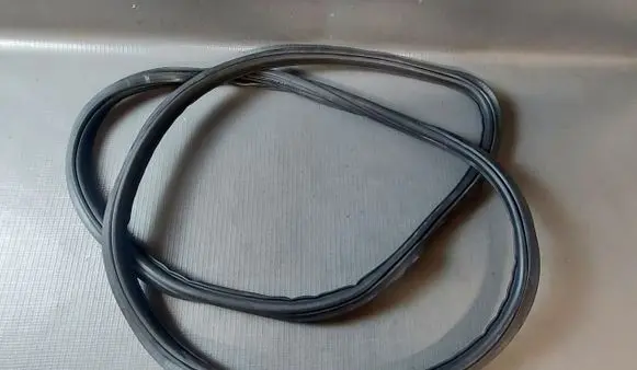 Audi Q5 SQ5 Front door rubber seal 80A831721B