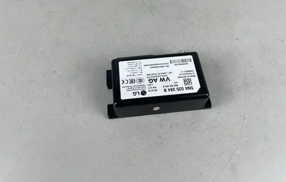 Skoda Superb B8 (3V) Bluetooth control unit module 5NA035284B